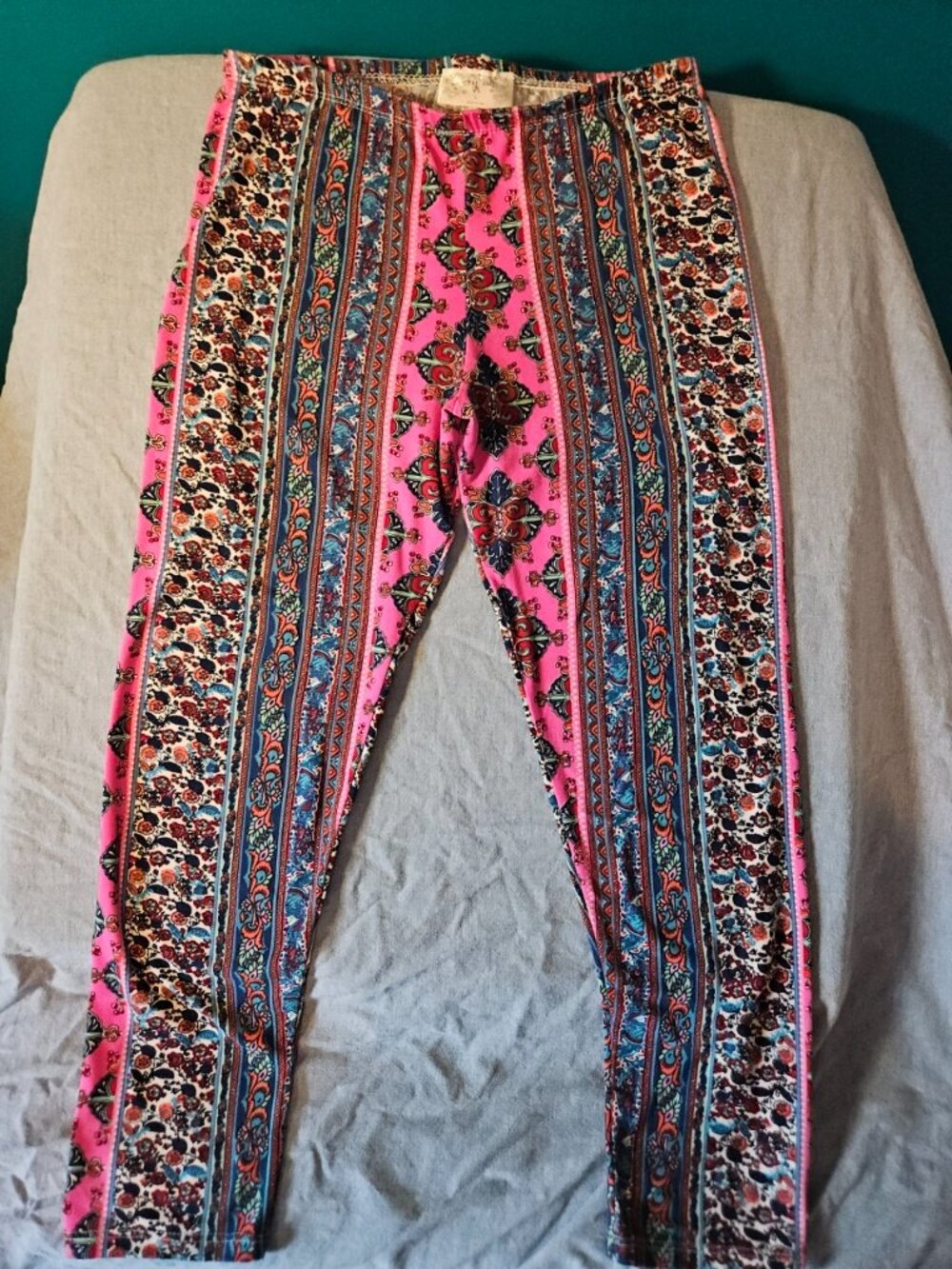 Pony Tails Floral Paisley Leggings Pink‎ Boho Multi Pattern Made in USA Large